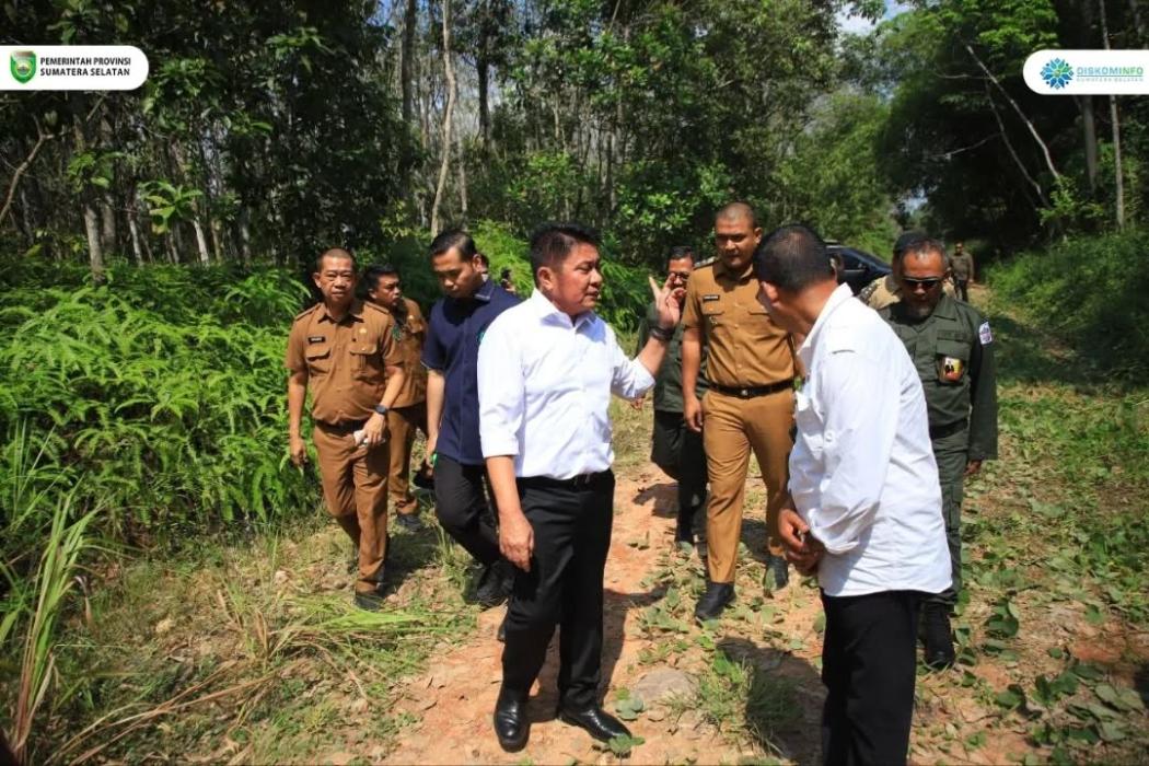 Komitmen Wujudkan Sumsel Maju Untuk Semua, Gubernur Sumsel Herman Deru Tinjau Perbaikan Jalan di Prabumulih